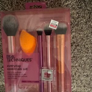 Real Techniques Brush and Sponge Set - Pink Handles with Orange Sponge